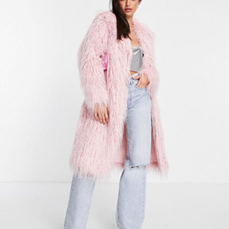 Men Regular Fit Solid Cut Away Collar Casual Shirt